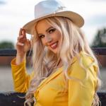 artist image SANDRA N Chameleon (by Monoir) [Official Video] Chameleon - Single