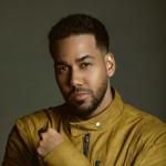 artist image Romeo Santos SUS HUELLAS · Romeo Santos (Bachata 2022🌍) Sus Huellas - Single